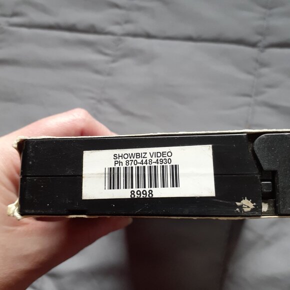 Shredder 2003 VHS Snowboard Winter Slasher Horror  Y2K Showbiz Video Rental - Picture 7 of 9